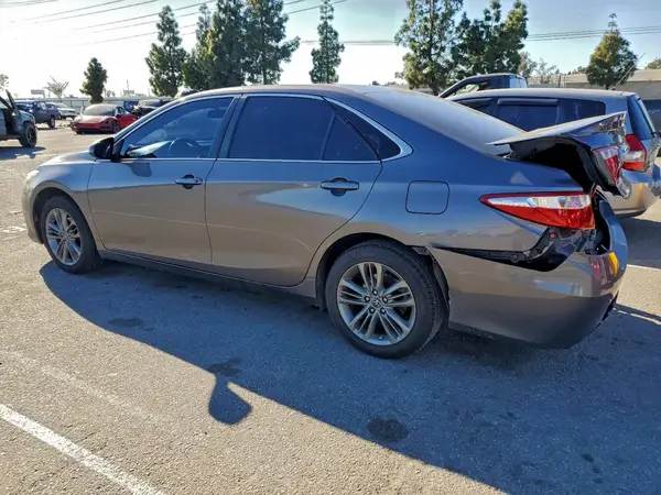 4T1BF1FK7HU624805 2017 TOYOTA CAMRY - Image 2