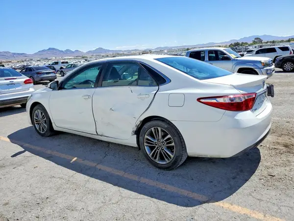 4T1BF1FK7HU631804 2017 TOYOTA CAMRY - Image 2