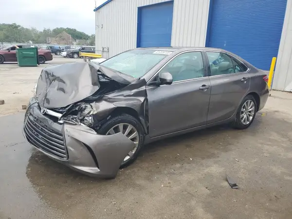 4T1BF1FK7HU631978 2017 TOYOTA CAMRY - Image 1