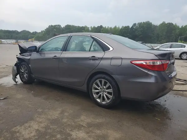 4T1BF1FK7HU631978 2017 TOYOTA CAMRY - Image 2