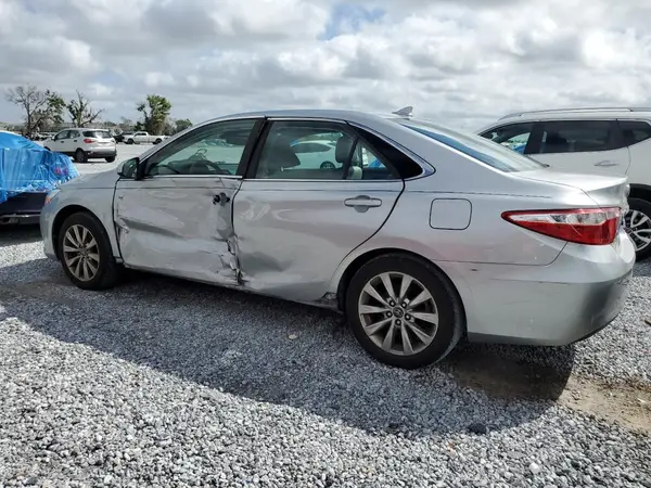 4T1BF1FK7HU633942 2017 TOYOTA CAMRY - Image 2