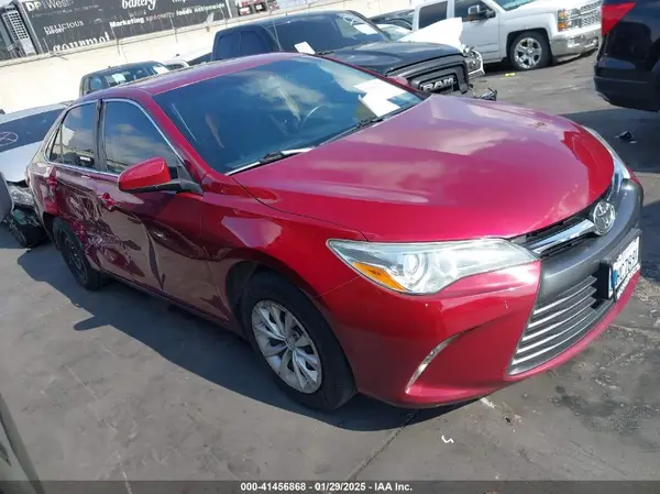 4T1BF1FK7HU634136 2017 TOYOTA CAMRY - Image 1