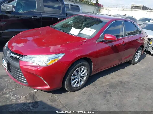 4T1BF1FK7HU634136 2017 TOYOTA CAMRY - Image 2