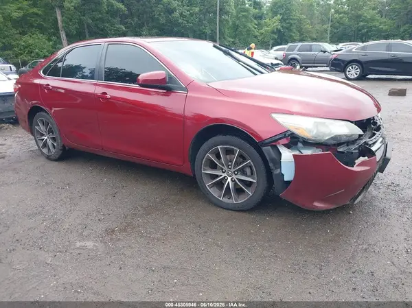 4T1BF1FK7HU634587 2017 TOYOTA CAMRY - Image 1