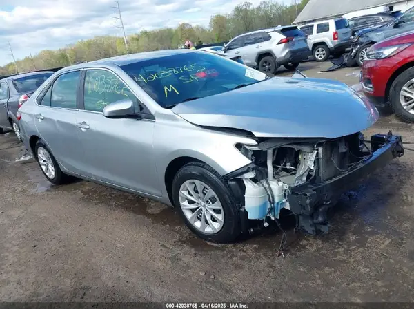 4T1BF1FK7HU634654 2017 TOYOTA CAMRY - Image 1