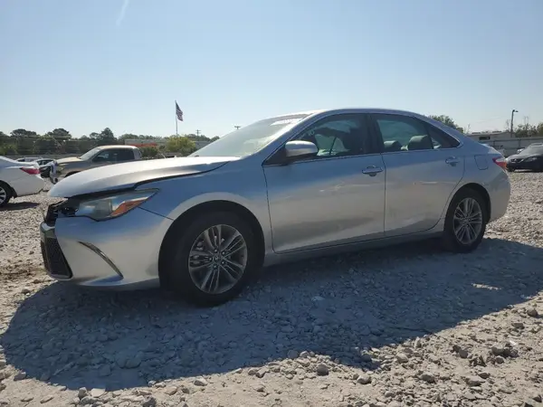 4T1BF1FK7HU635643 2017 TOYOTA CAMRY - Image 1