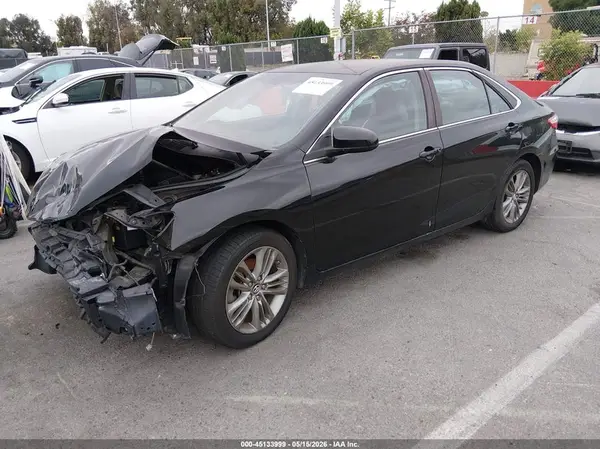 4T1BF1FK7HU635772 2017 TOYOTA CAMRY - Image 2