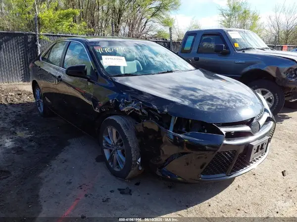 4T1BF1FK7HU635836 2017 TOYOTA CAMRY - Image 1