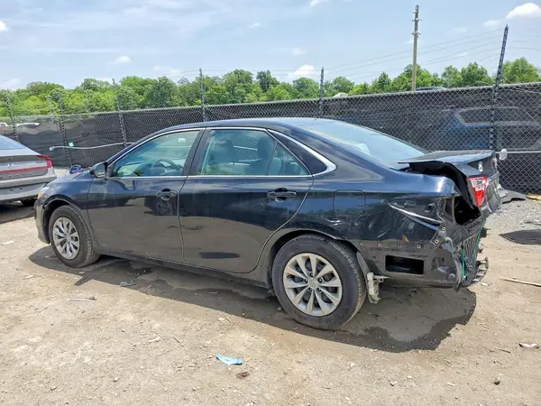 4T1BF1FK7HU636081 2017 TOYOTA CAMRY - Image 2