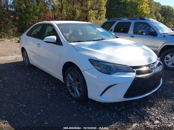 4T1BF1FK7HU637022 2017 TOYOTA CAMRY - Image 1