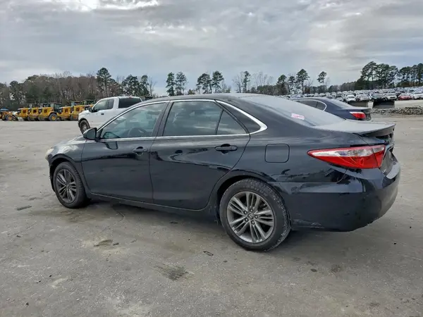 4T1BF1FK7HU638090 2017 TOYOTA CAMRY - Image 2