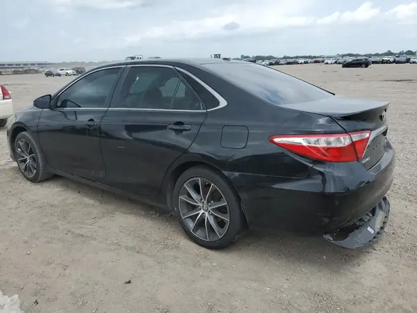 4T1BF1FK7HU640700 2017 TOYOTA CAMRY - Image 2