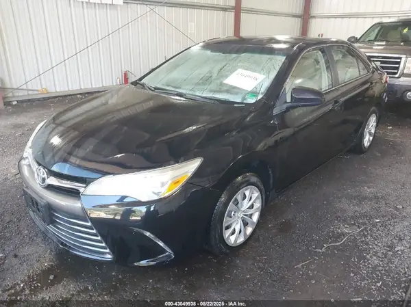 4T1BF1FK7HU640731 2017 TOYOTA CAMRY - Image 2