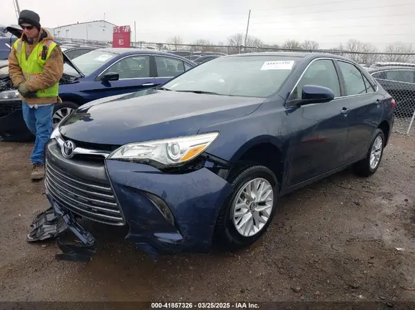 4T1BF1FK7HU644729 2017 TOYOTA CAMRY - Image 2