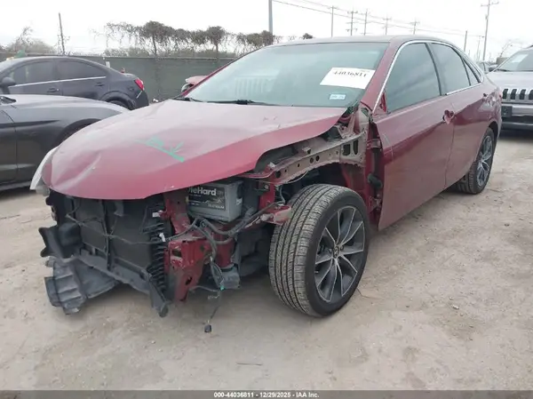 4T1BF1FK7HU645850 2017 TOYOTA CAMRY - Image 2