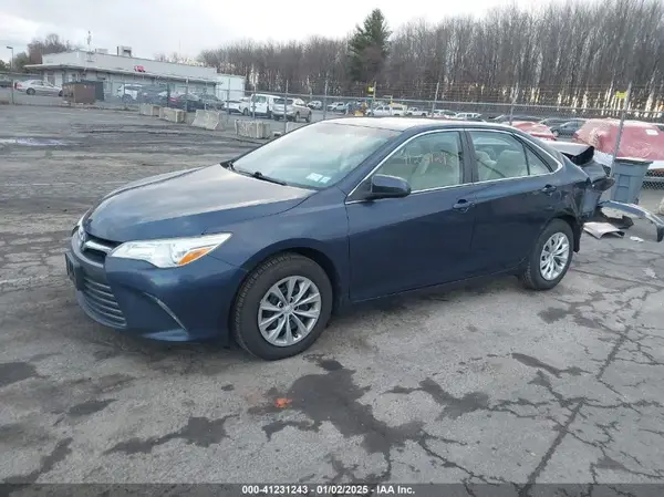 4T1BF1FK7HU646223 2017 TOYOTA CAMRY - Image 2