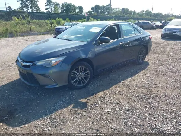 4T1BF1FK7HU648165 2017 TOYOTA CAMRY - Image 2
