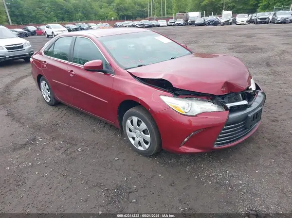 4T1BF1FK7HU648960 2017 TOYOTA CAMRY - Image 1