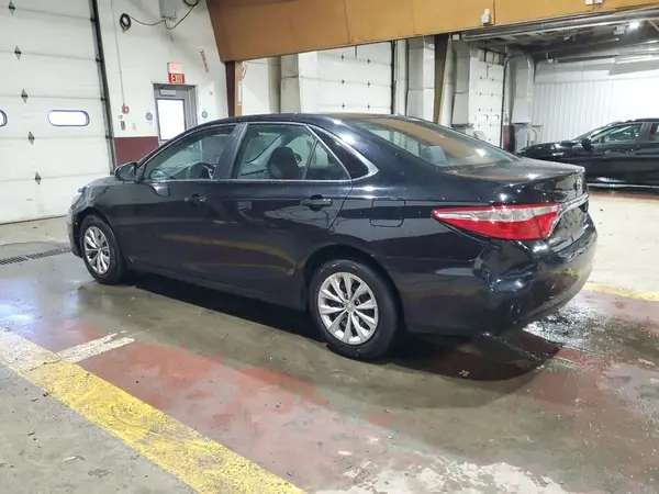 4T1BF1FK7HU649445 2017 TOYOTA CAMRY - Image 2
