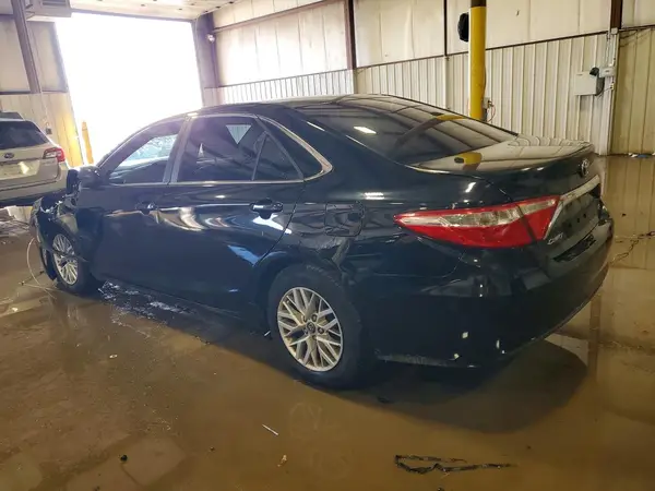 4T1BF1FK7HU650305 2017 TOYOTA CAMRY - Image 2
