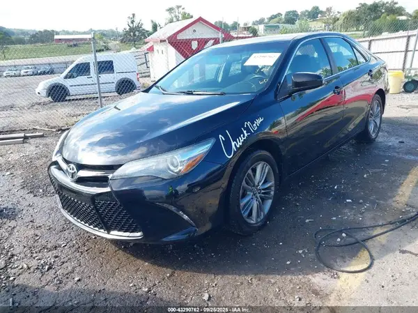 4T1BF1FK7HU655505 2017 TOYOTA CAMRY - Image 2