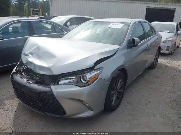 4T1BF1FK7HU656668 2017 TOYOTA CAMRY - Image 2