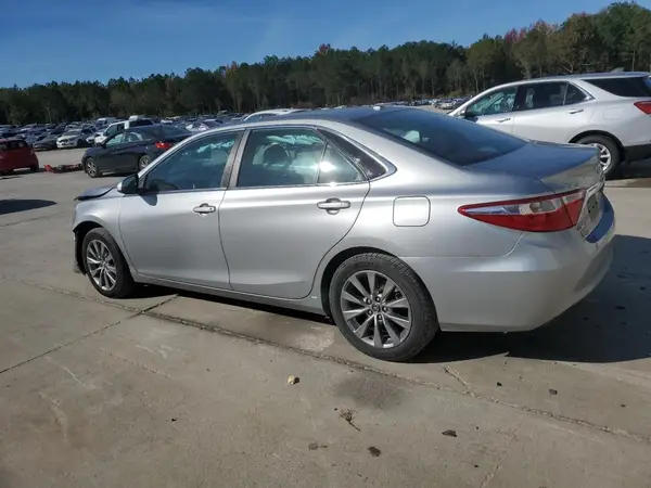 4T1BF1FK7HU658890 2017 TOYOTA CAMRY - Image 2