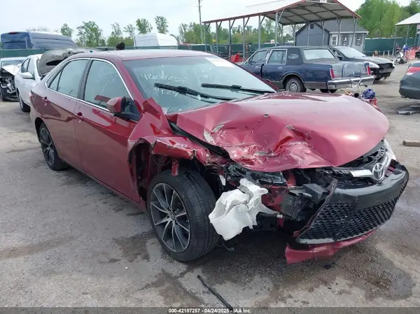 4T1BF1FK7HU665449 2017 TOYOTA CAMRY - Image 1