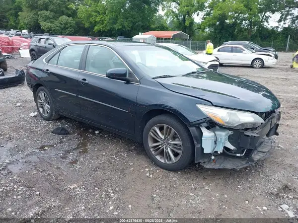 4T1BF1FK7HU666195 2017 TOYOTA CAMRY - Image 1