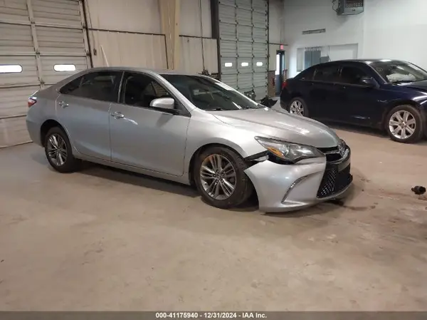 4T1BF1FK7HU667007 2017 TOYOTA CAMRY - Image 1