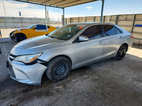 4T1BF1FK7HU668500 2017 TOYOTA CAMRY - Image 1
