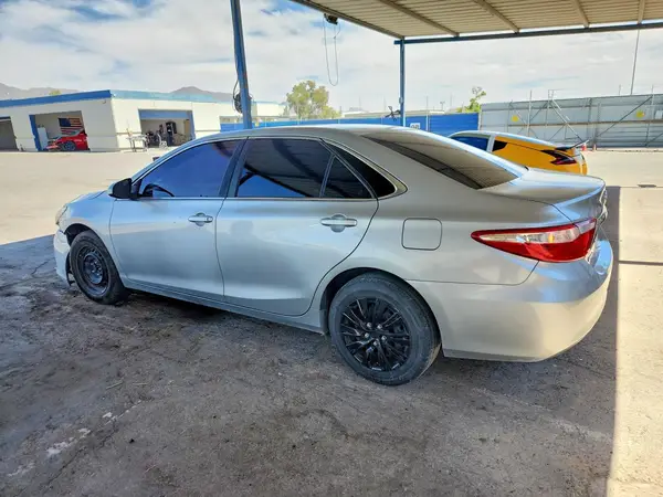 4T1BF1FK7HU668500 2017 TOYOTA CAMRY - Image 2