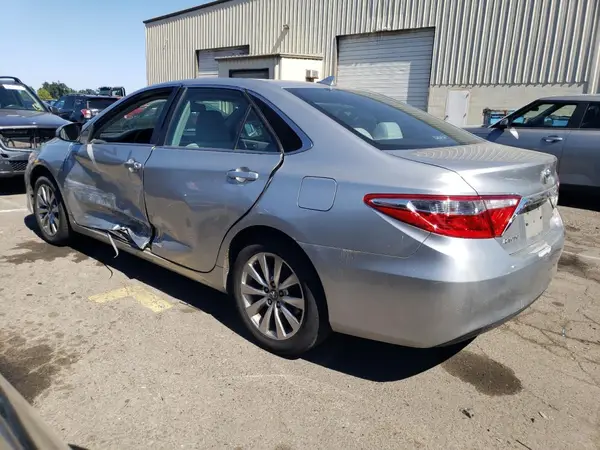 4T1BF1FK7HU669405 2017 TOYOTA CAMRY - Image 2