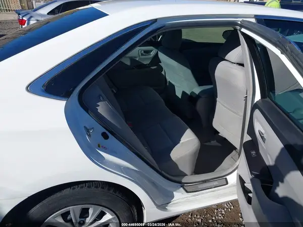 4T1BF1FK7HU669937 2017 TOYOTA CAMRY - Image 8