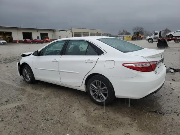 4T1BF1FK7HU670294 2017 TOYOTA CAMRY - Image 2