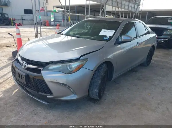 4T1BF1FK7HU670974 2017 TOYOTA CAMRY - Image 2