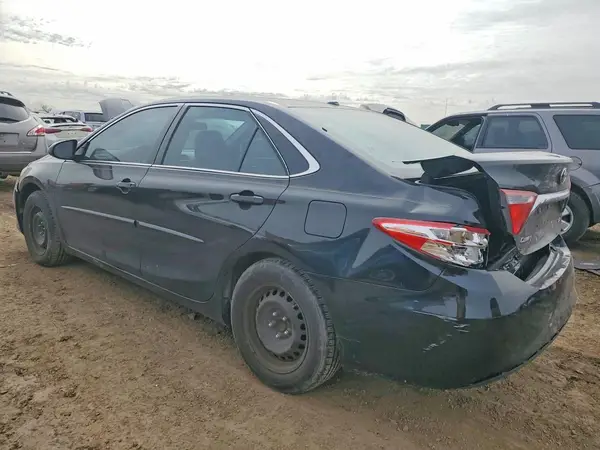 4T1BF1FK7HU672045 2017 TOYOTA CAMRY - Image 2