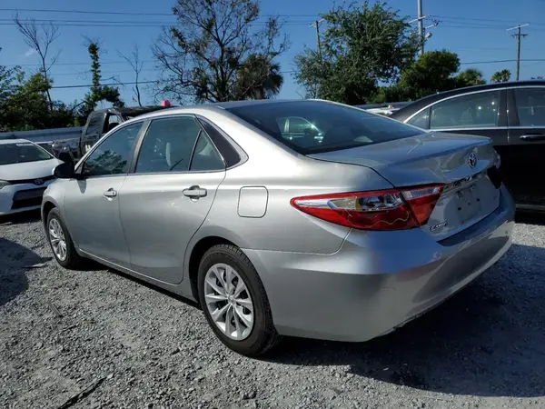 4T1BF1FK7HU672515 2017 TOYOTA CAMRY - Image 2