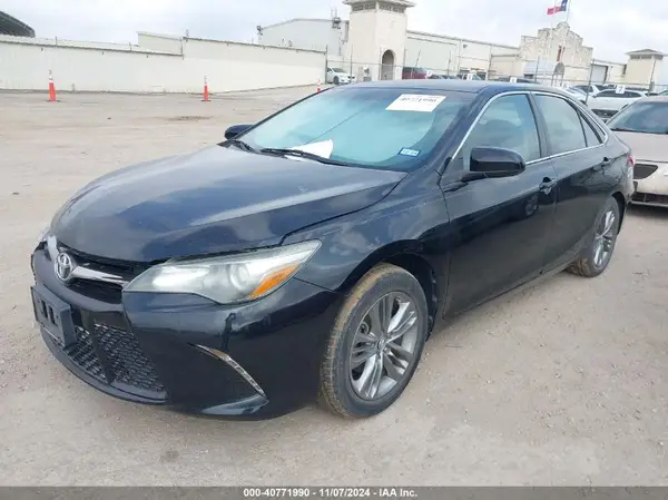 4T1BF1FK7HU674295 2017 TOYOTA CAMRY - Image 2