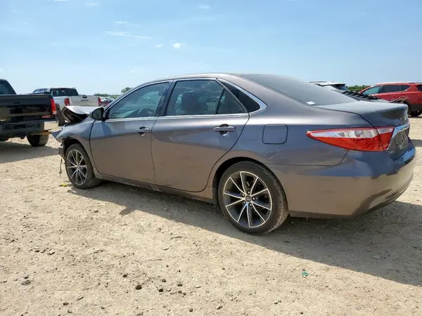4T1BF1FK7HU675303 2017 TOYOTA CAMRY - Image 2