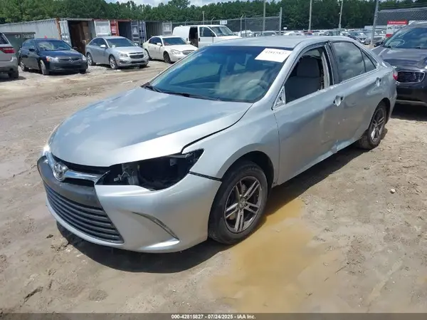 4T1BF1FK7HU675642 2017 TOYOTA CAMRY - Image 2