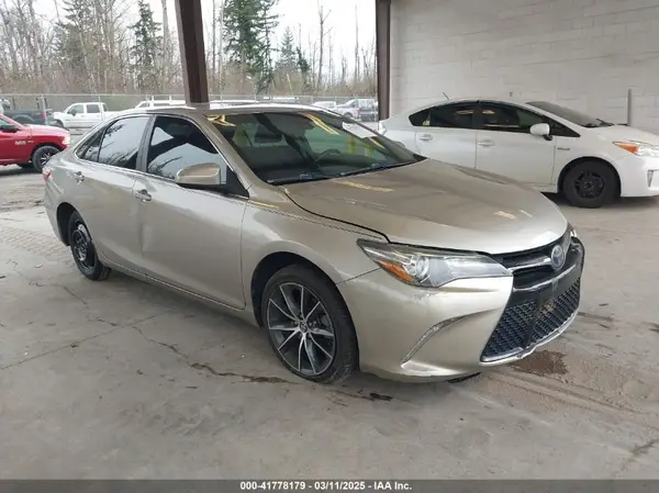 4T1BF1FK7HU676306 2017 TOYOTA CAMRY - Image 1