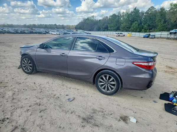 4T1BF1FK7HU676516 2017 TOYOTA CAMRY - Image 2