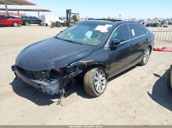 4T1BF1FK7HU679531 2017 TOYOTA CAMRY - Image 2