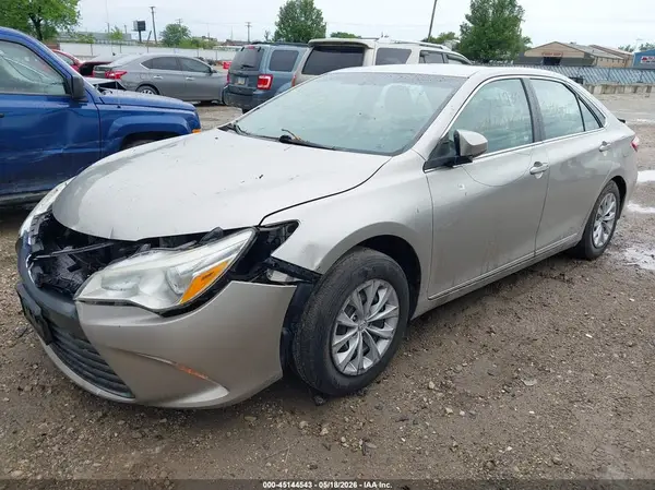 4T1BF1FK7HU679626 2017 TOYOTA CAMRY - Image 2
