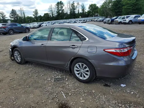 4T1BF1FK7HU679657 2017 TOYOTA CAMRY - Image 2