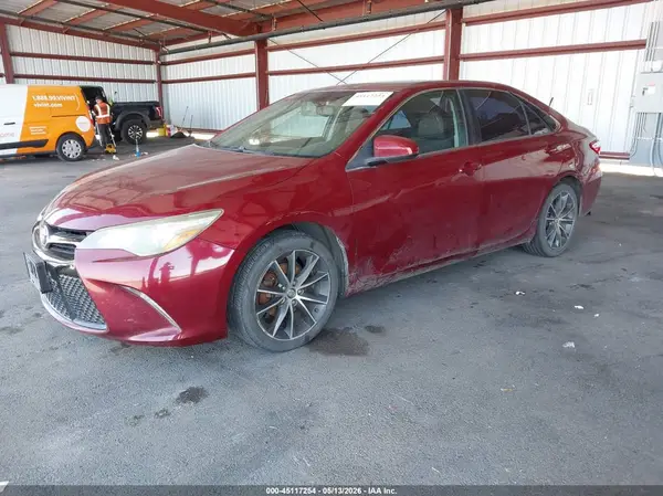 4T1BF1FK7HU680811 2017 TOYOTA CAMRY - Image 2