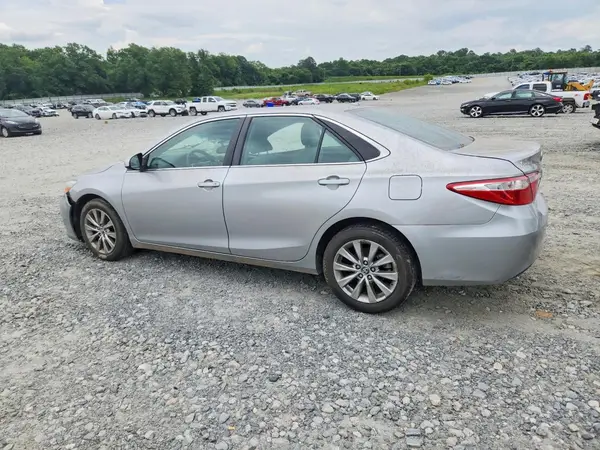 4T1BF1FK7HU681716 2017 TOYOTA CAMRY - Image 2