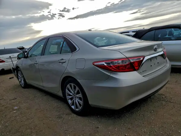 4T1BF1FK7HU682994 2017 TOYOTA CAMRY - Image 2