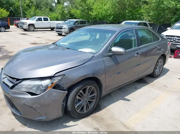 4T1BF1FK7HU683031 2017 TOYOTA CAMRY - Image 2